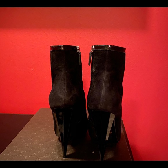 Authentic Gucci Sandals includes box & dustbag - Picture 4 of 6